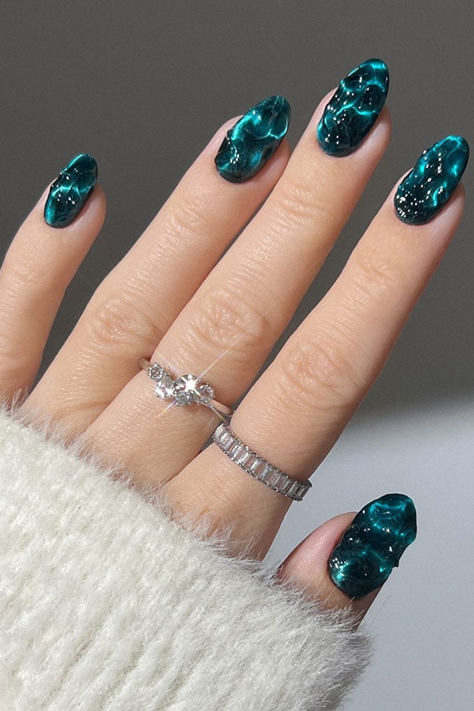 Medium Square Emerald Green Cat Eye Medium Square Emerald Green Cat Eye — Cat Eye Nail Art
