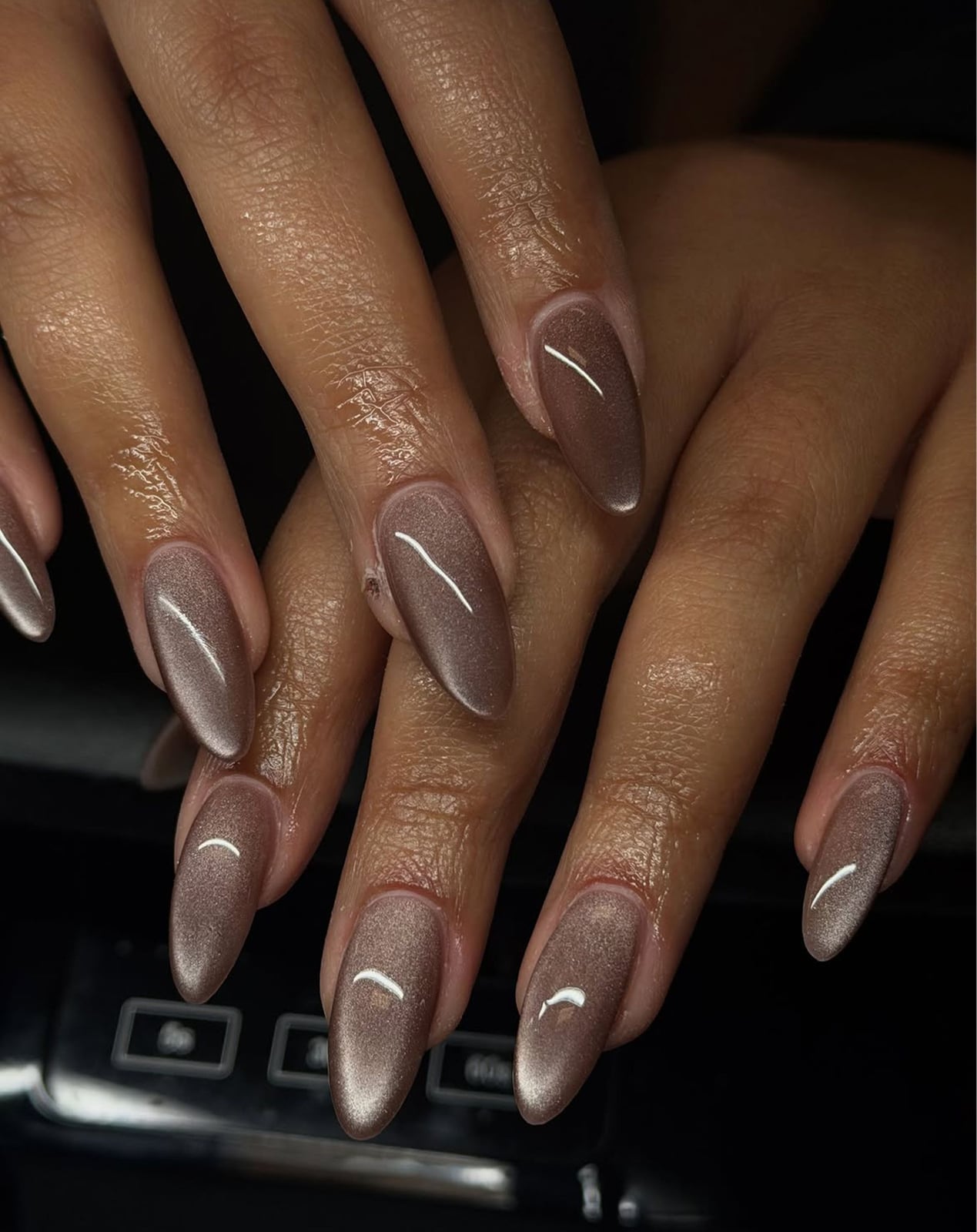 Medium Almond Taupe Silver Cat Eye Medium Almond Taupe Silver Cat Eye — Cat Eye Nail Art