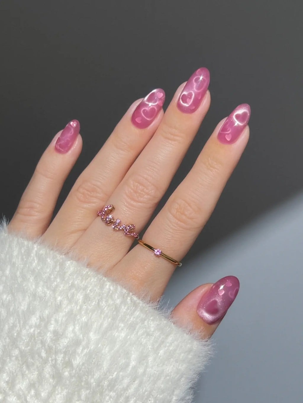 Medium Almond Pink Cat Eye Hearts Medium Almond Pink Cat Eye Hearts — Cat Eye Nail Art