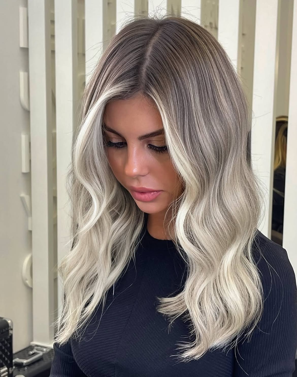 Champagne Blonde Face-Framing Waves For Winter