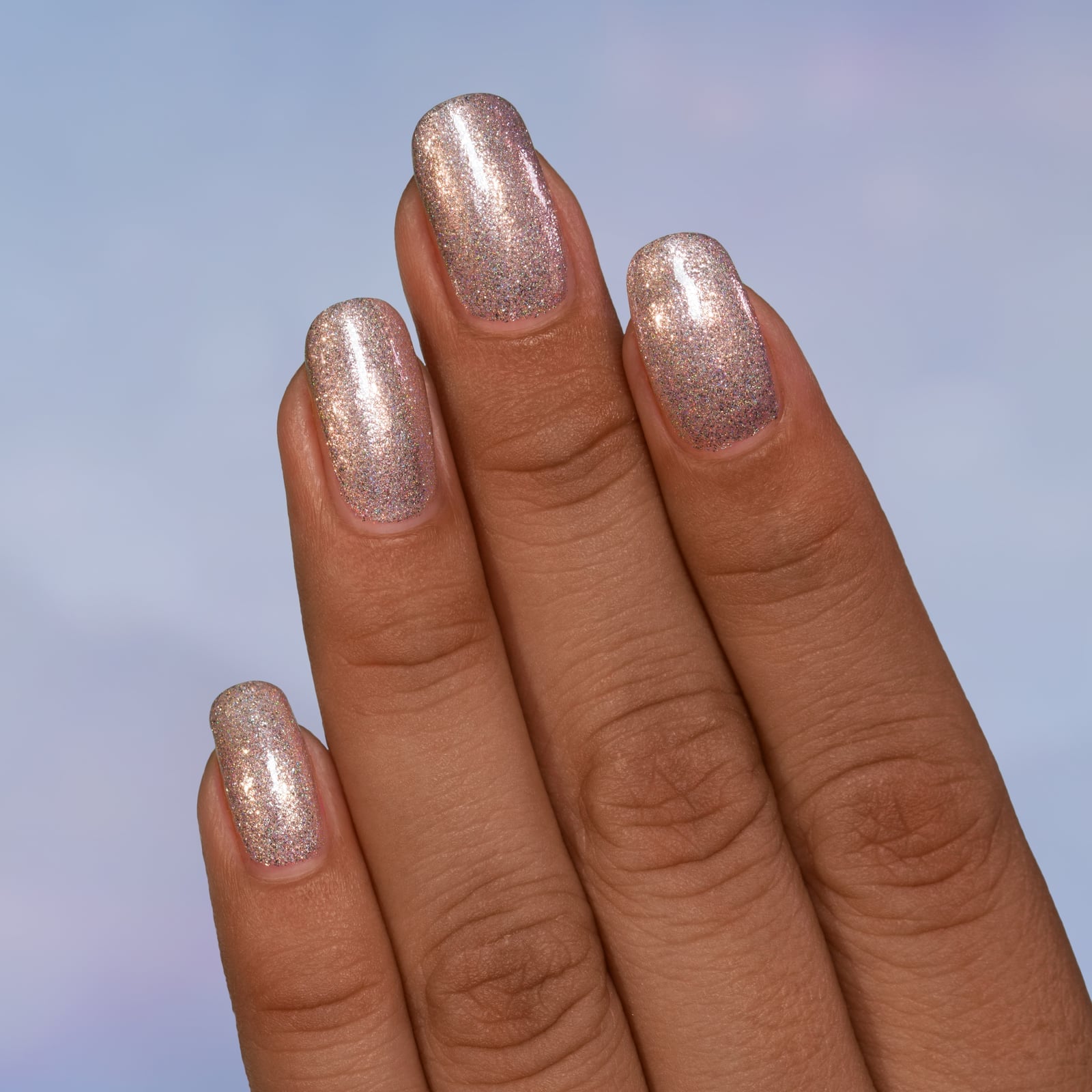 Light Champagne Holographic Shimmer Short Oval Nails Light Champagne Holographic Shimmer Short Oval Nails — Champagne Nails
