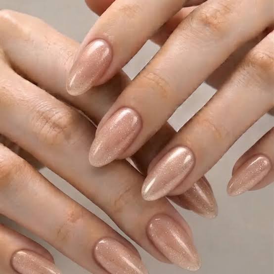 Nude Pearlescent Ombre Medium Almond Nails Nude Pearlescent Ombre Medium Almond Nails — Champagne Nails