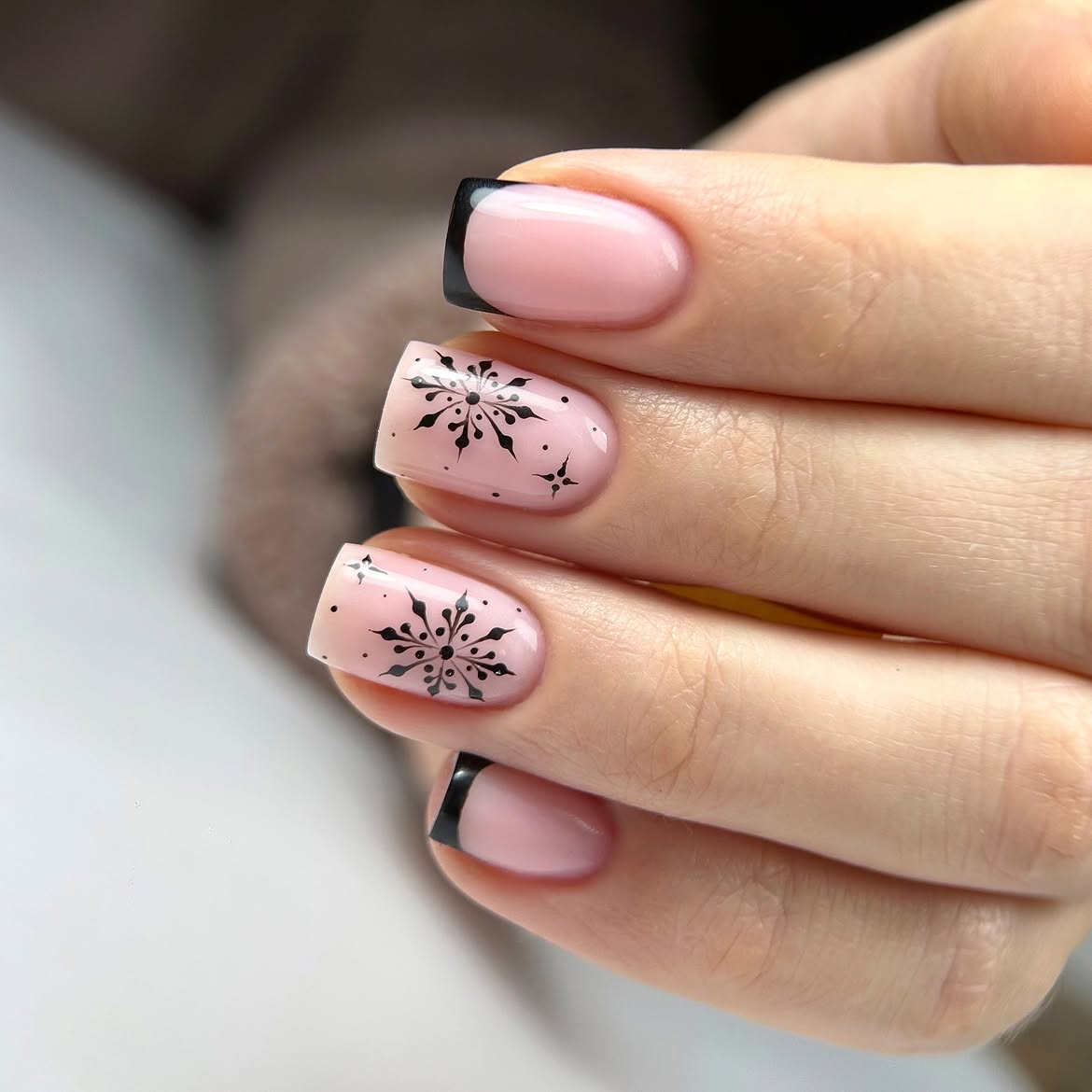 Chic Black French Tip Snowflake Nails