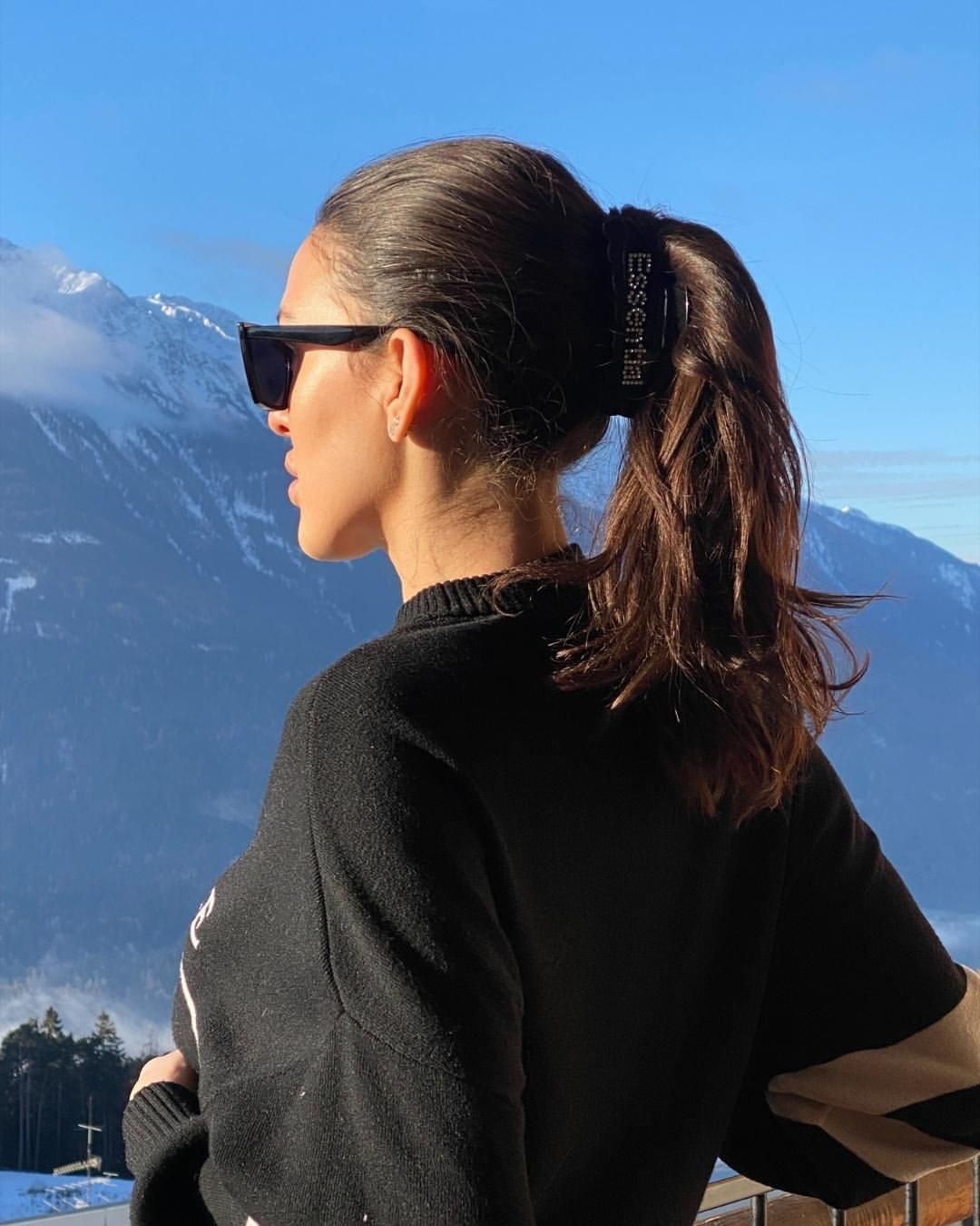 Chic Claw Clip Ponytail With Natural Waves