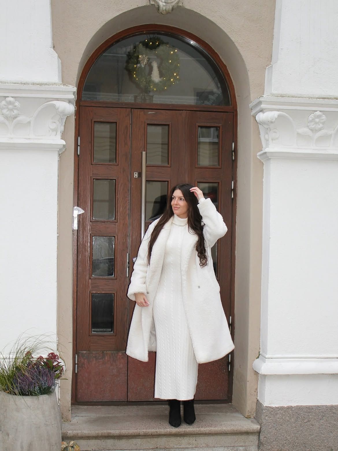 Chic Monochrome Cable Knit Maxi Dress Look