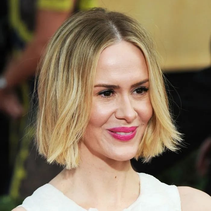 Blonde Bob With Face Framing Layers Blonde Bob With Face Framing Layers — Chin Length Bob