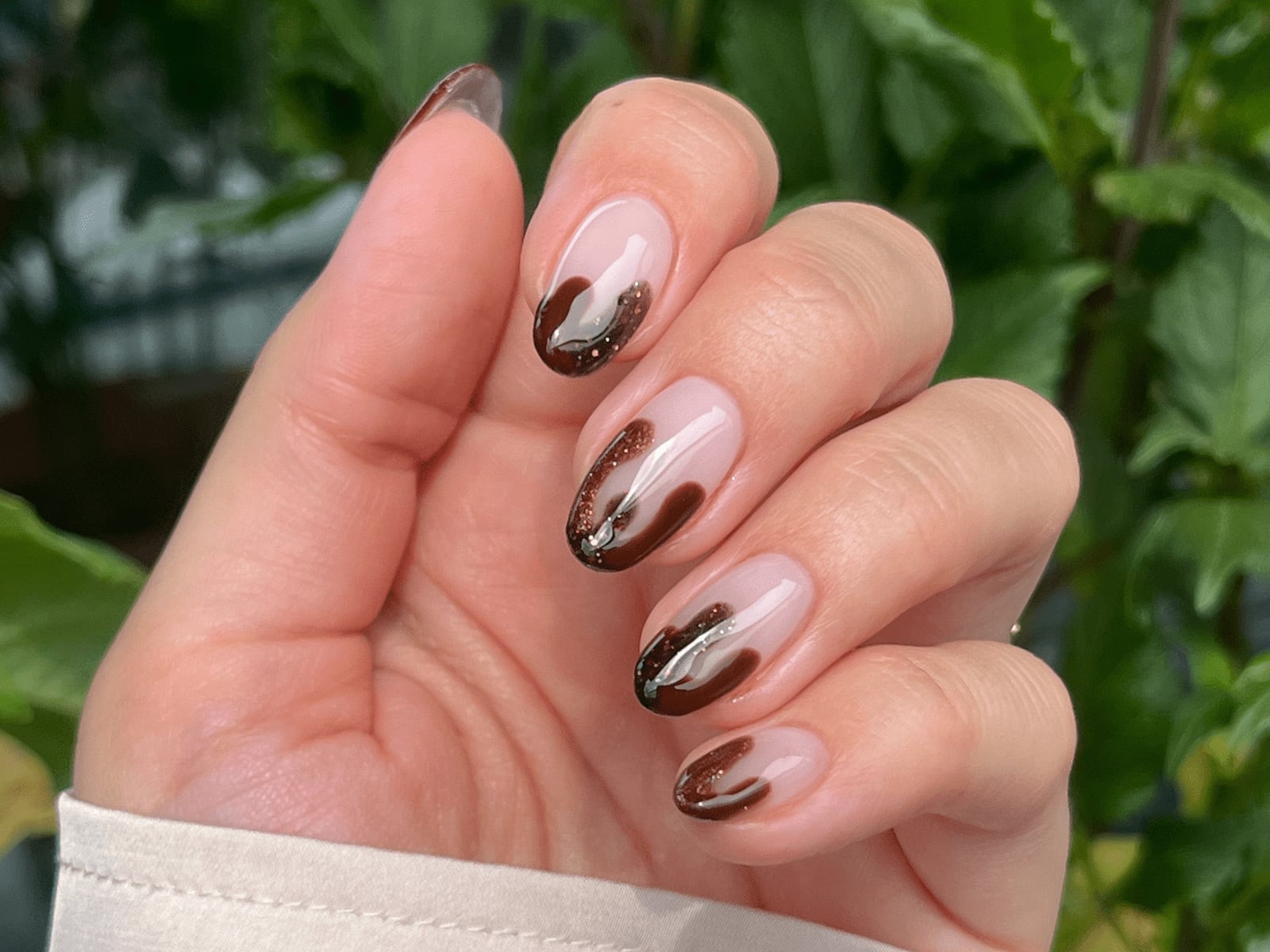 Gold Border Gradient Long Almond Nails Gold Border Gradient Long Almond Nails — Chocolate Nails