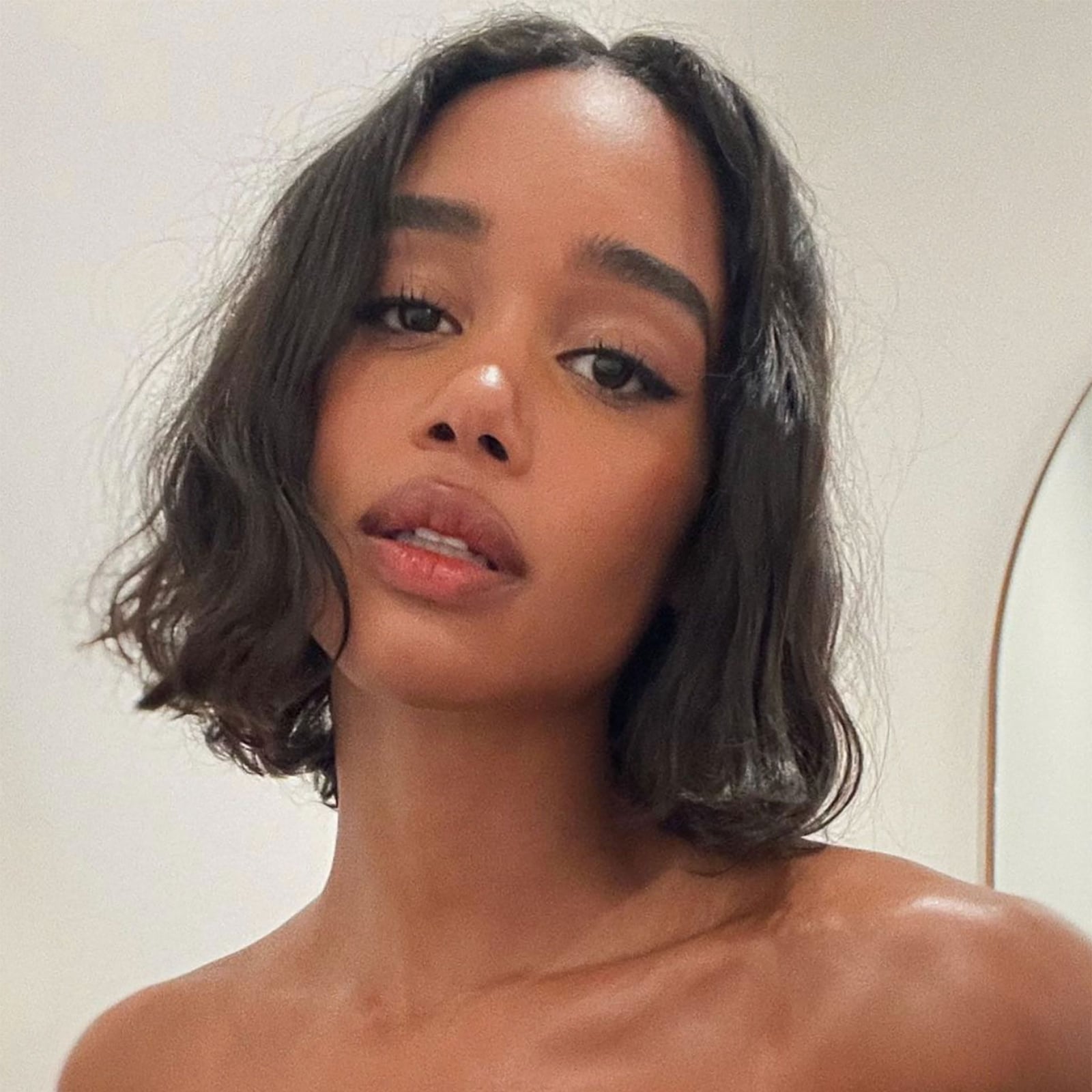 Chin Length Choppy Bob With Textured Ends Chin Length Choppy Bob With Textured Ends — Choppy Bob Hairstyles
