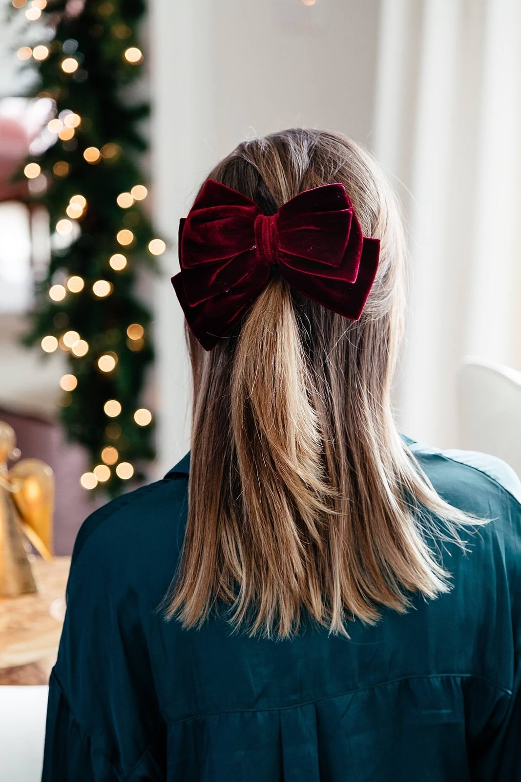 Brown Ponytail With Large Velvet Bow — Christmas Hairstyles