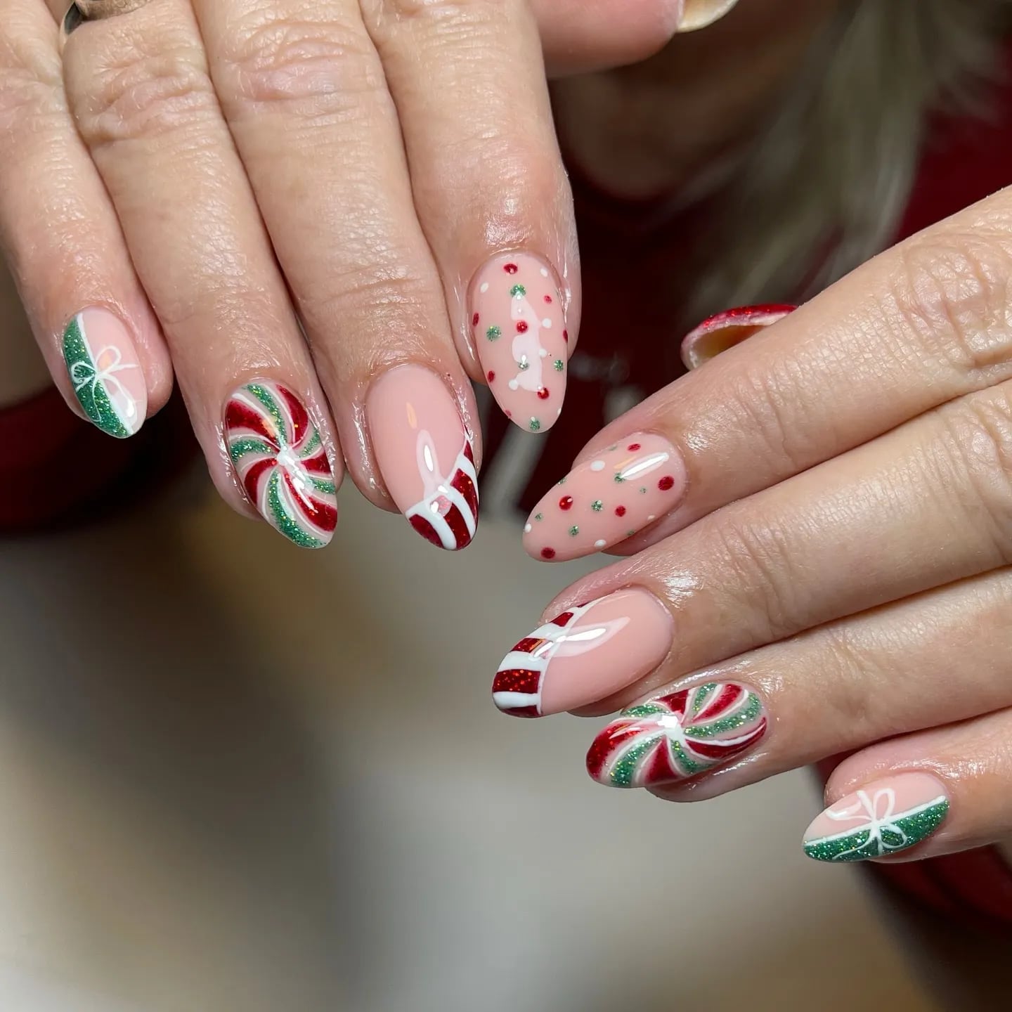 Medium Almond Candy Cane Stripe Nails Medium Almond Candy Cane Stripe Nails — Christmas Nails Green and Red