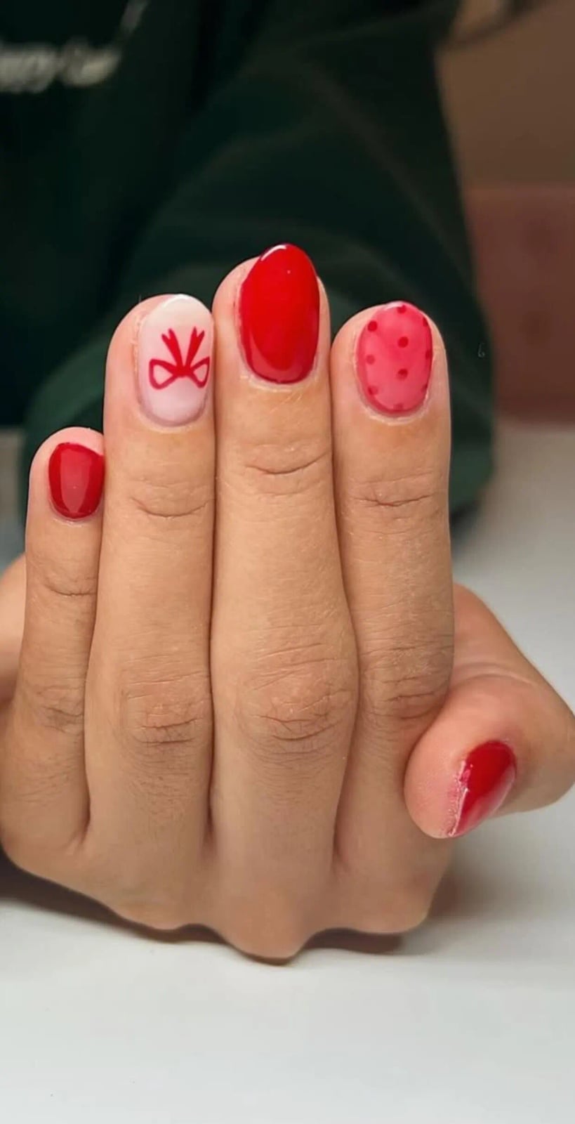 Short Square Glossy Red White Bow Polka Dot Nails — Christmas Nails Short
