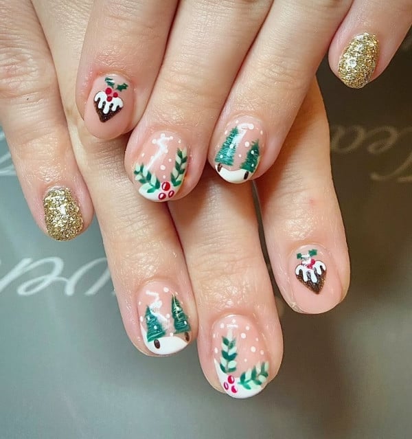 Short Oval Nude Glitter Christmas Art Nails — Christmas Nails Short