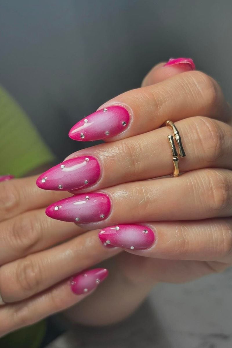 Long Stiletto Pink Gradient Rhinestone Nails — Christmas Pink Nails