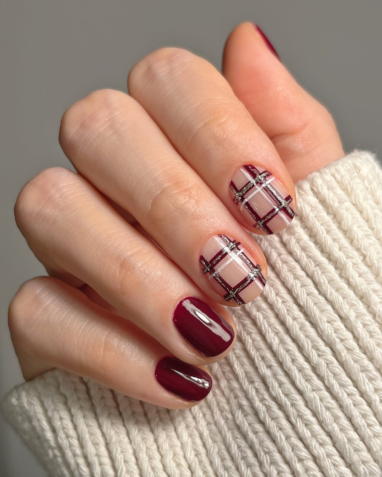 Short Oval Nude Base Burgundy Plaid Nails — Christmas Plaid Nails