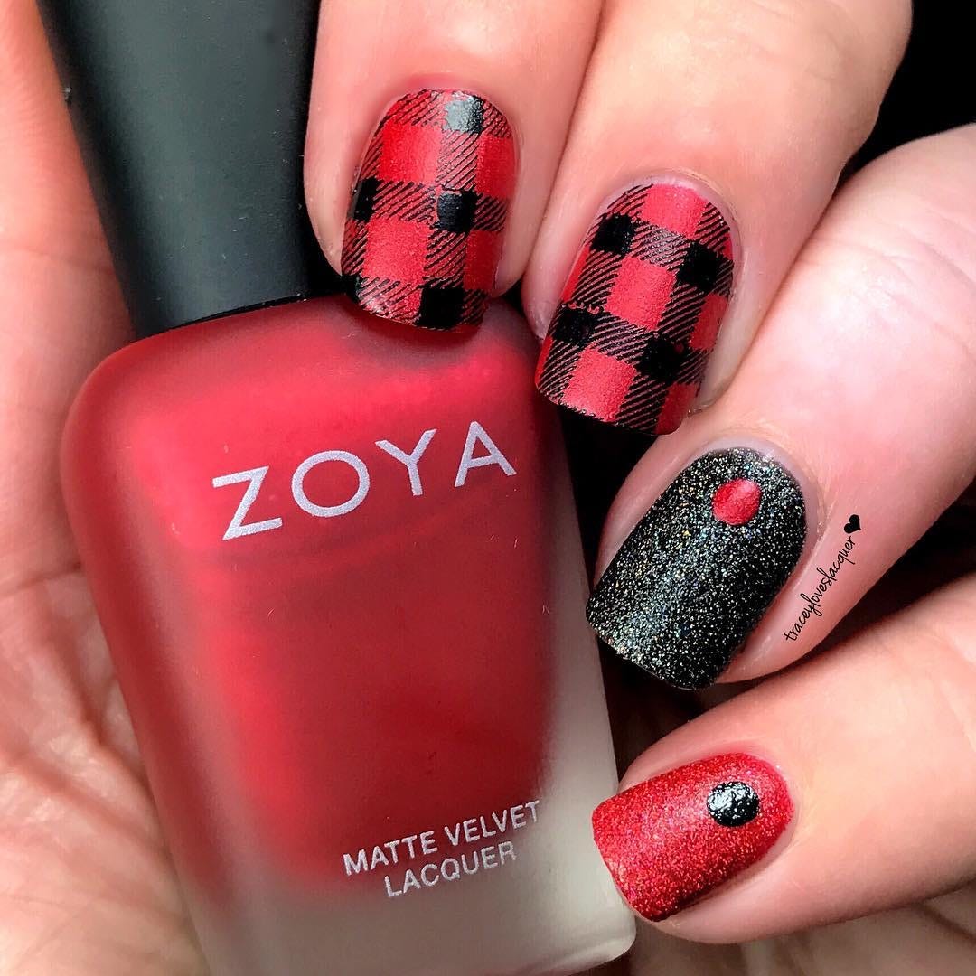 Short Square Buffalo Plaid Accent Nails — Christmas Plaid Nails