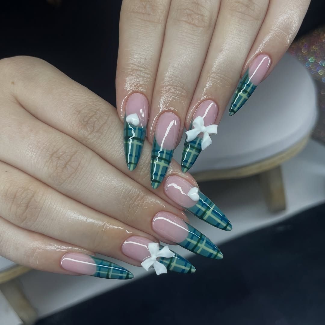 Short Square Classic Christmas Plaid Nails