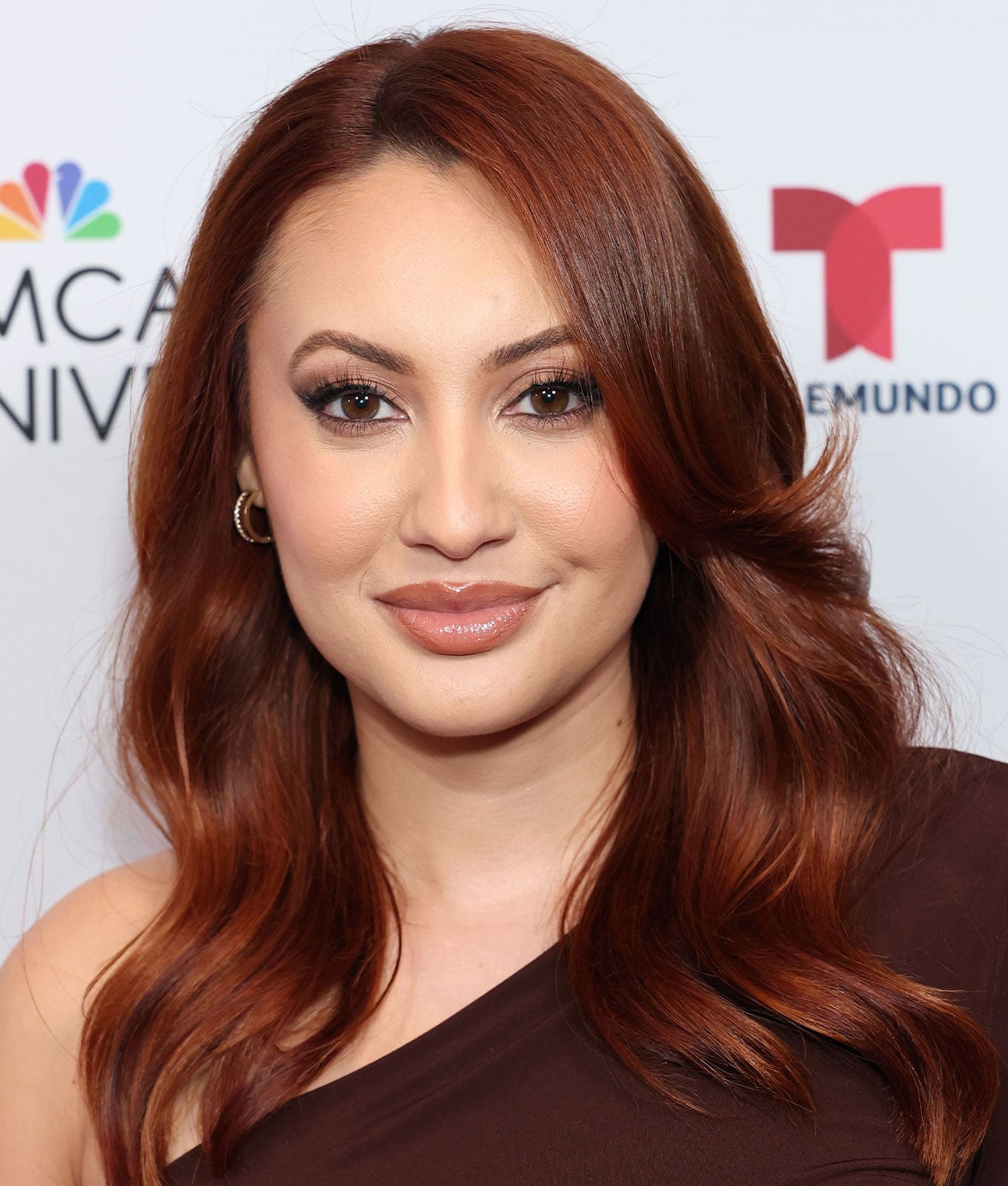 Cinnamon With Copper Highlights and Waves Cinnamon With Copper Highlights and Waves — Cinnamon Hair Color