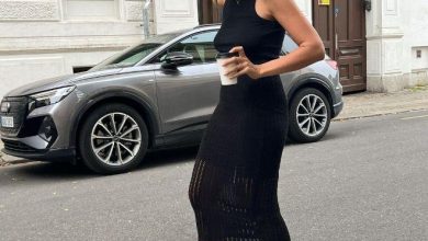 7 Fashionably-Approved Ways To Wear Clogs In 2023 | Fashionisers©