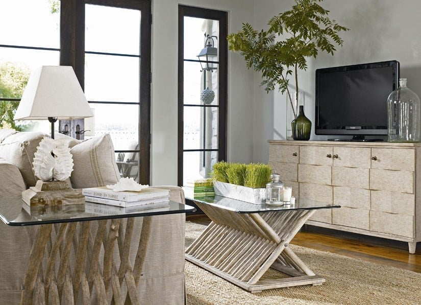 Coastal Living Room With Linen Upholstery — Coastal Style