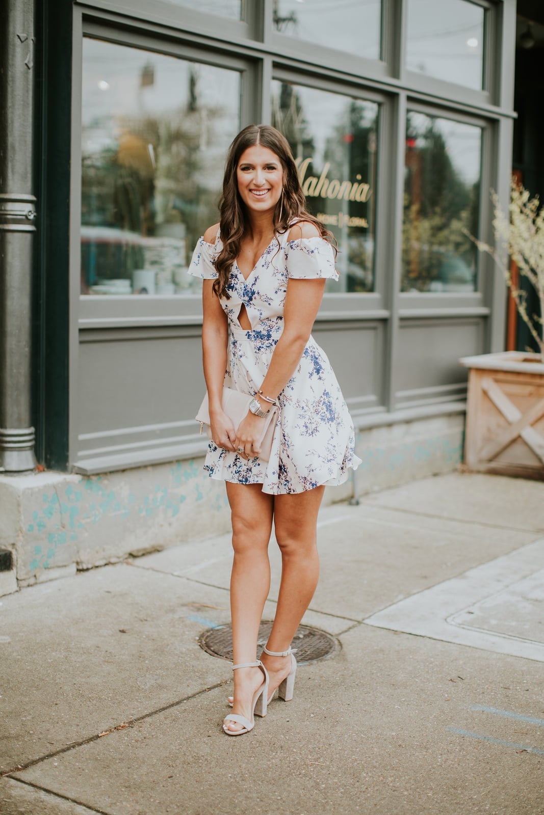 White Floral Mini Dress with Cold Shoulder, Close-Up Take — Cocktail Dresses Wedding
