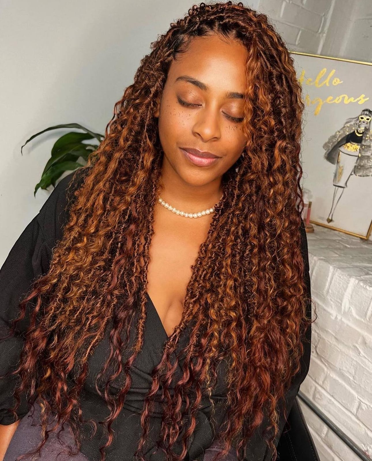 Vivid Red Mid-Back Loose Locs Vivid Red Mid-Back Loose Locs — Color Locs