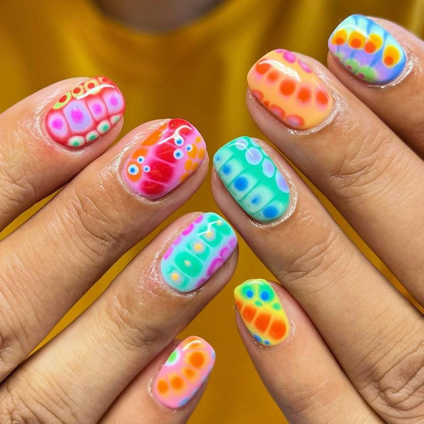 Abstract Dots Swirls Short Oval Nails Abstract Dots Swirls Short Oval Nails — Colorful Nails