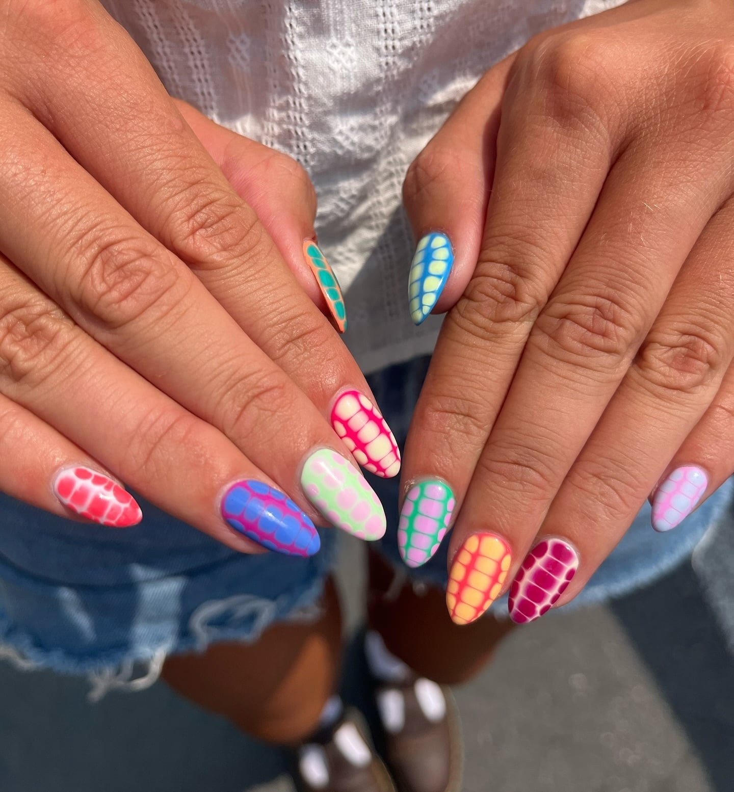 Geometric Checkered Short Almond Nails Geometric Checkered Short Almond Nails — Colorful Nails