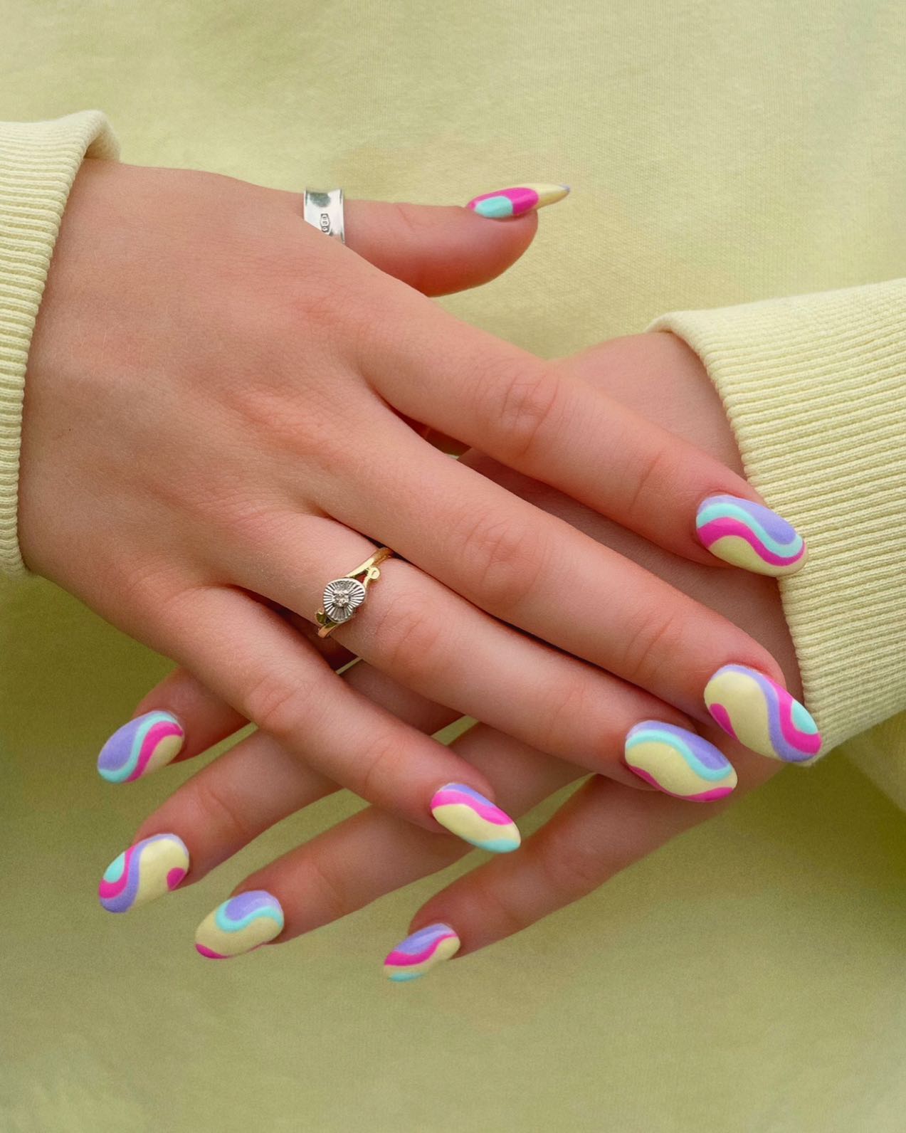 Pastel Wavy Short Almond Nails Pastel Wavy Short Almond Nails — Colorful Nails