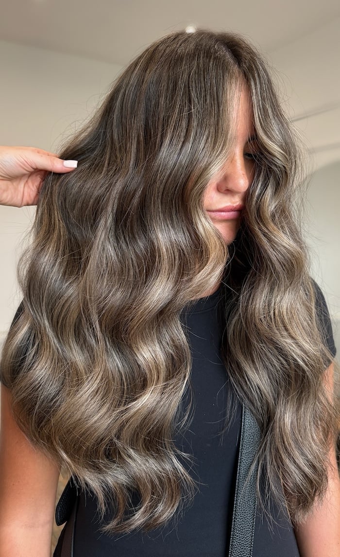 Collarbone Ash Brown With Cool Highlights Collarbone Ash Brown With Cool Highlights — Cool Brown Hair