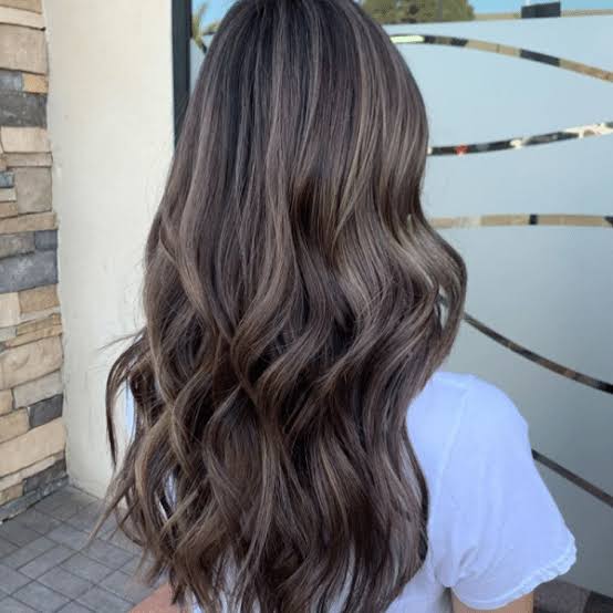 Collarbone Muted Brown With Ash Highlights and Face-Framing Layers Collarbone Muted Brown With Ash Highlights and Face-Framing Layers — Cool Brown Hair