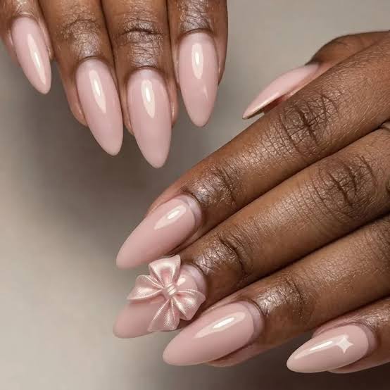 Medium Oval Light Pink with 3D Pink Bow, Close-Up Take — Coquette Nails