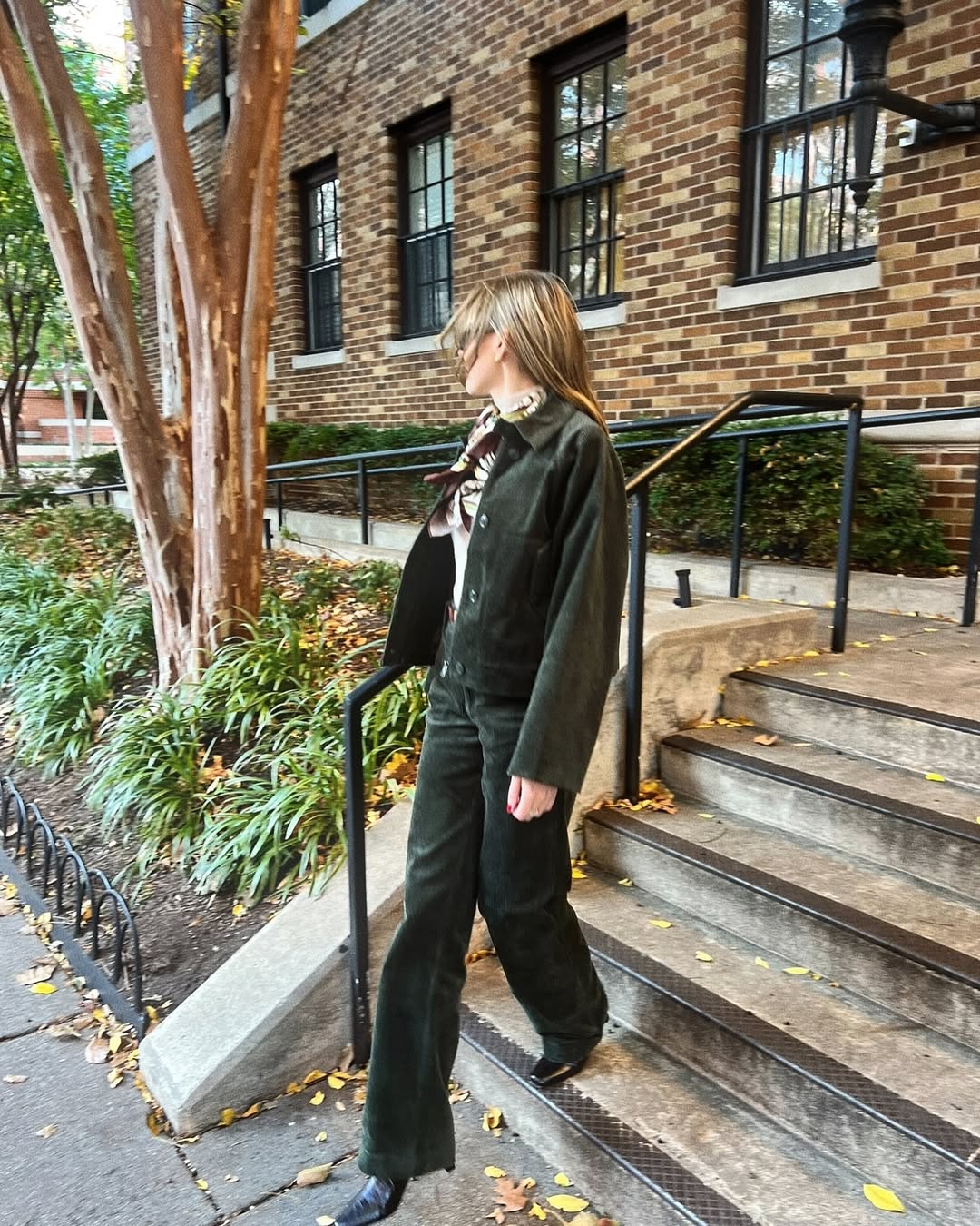 Dark Green Corduroy Suit with Pointed Boots — Corduroy Jacket Outfits