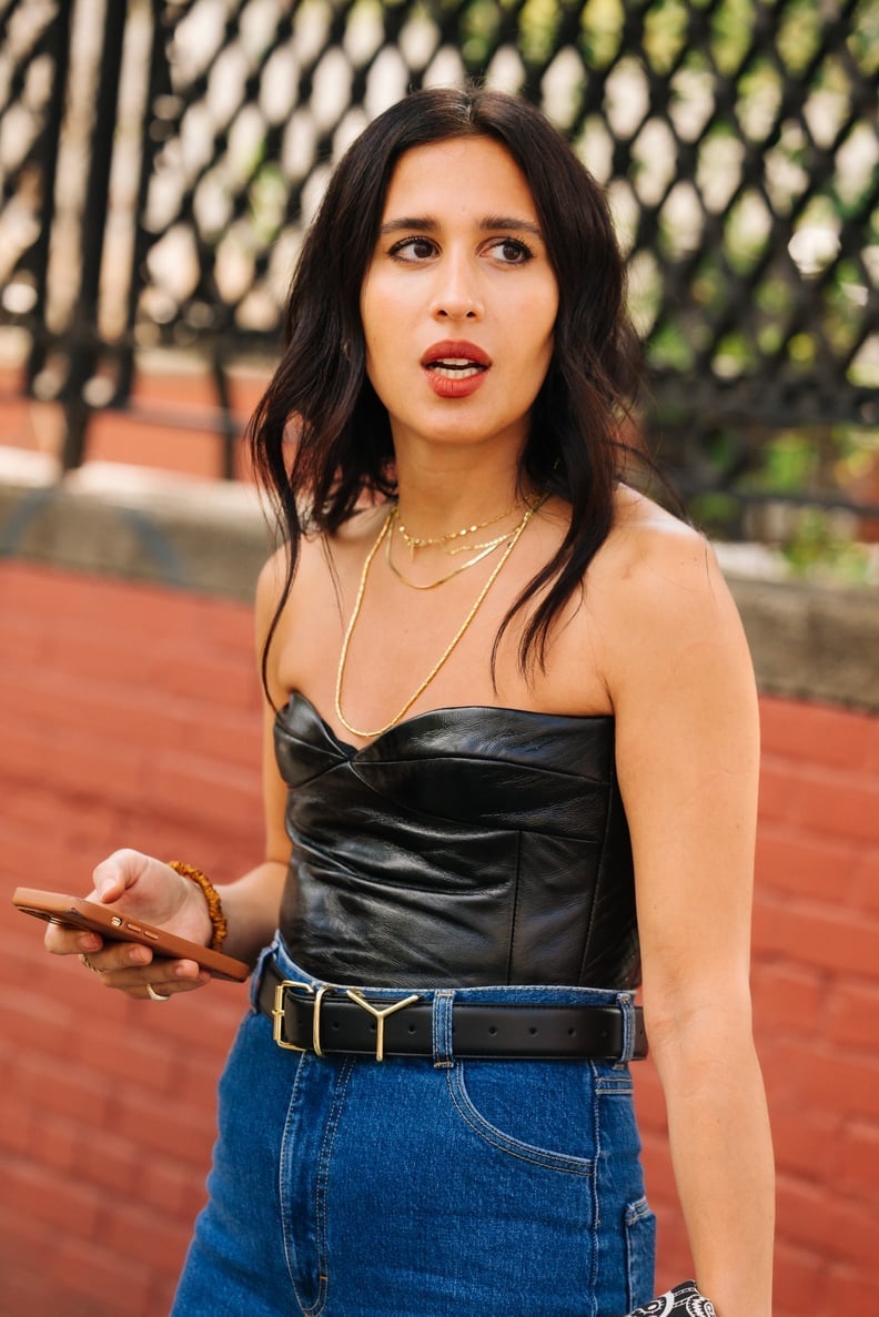 Black Leather Corset with High-Waisted Jeans Black Leather Corset with High-Waisted Jeans — Corset Outfits