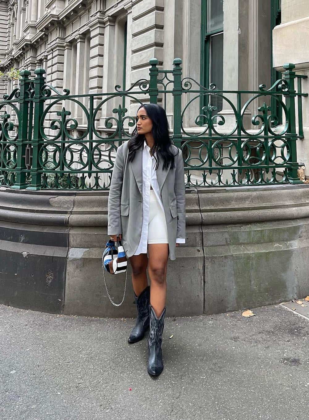 Oversized Blazer Meets Cowboy Boots — Cowgirl Outfits