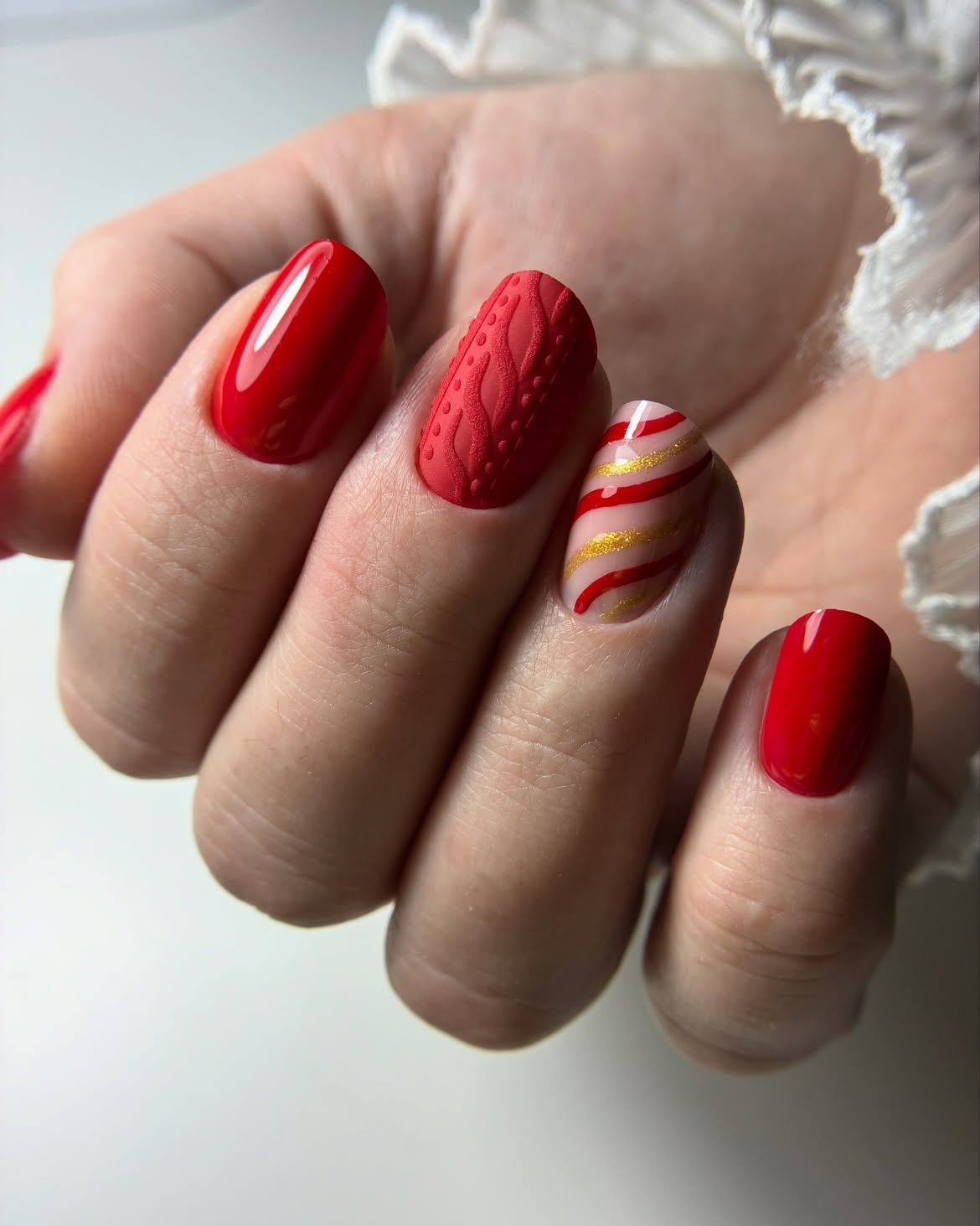 Cozy Red Cable Knit Sweater Nails