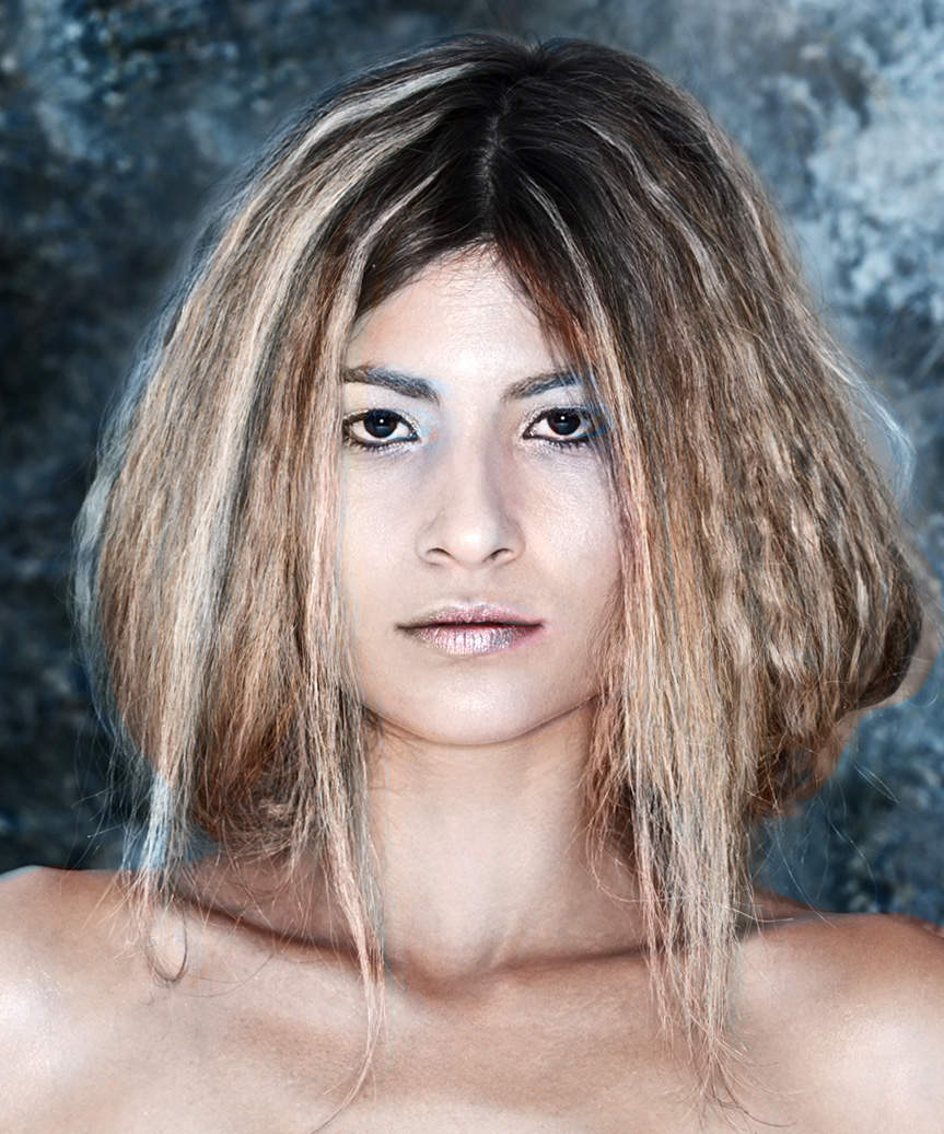Chin Length Bob With Blonde Highlights And Volume Chin Length Bob With Blonde Highlights And Volume — Crimped Hair