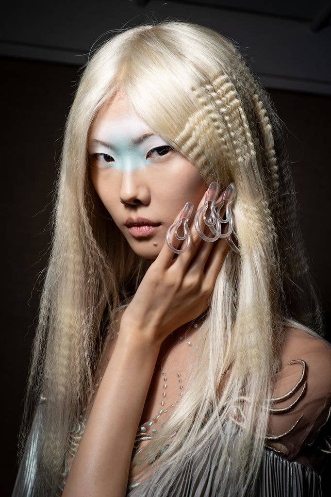 Long Layered Platinum Blonde With Dramatic Crimp Long Layered Platinum Blonde With Dramatic Crimp — Crimped Hair