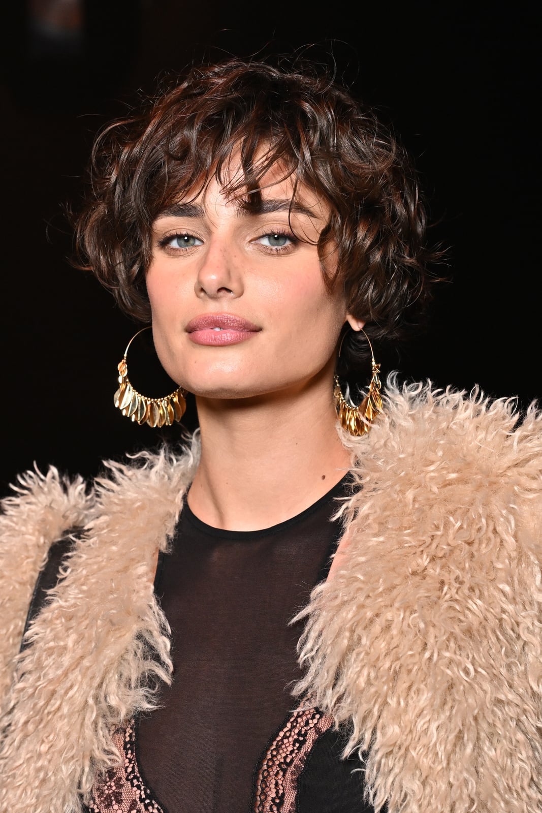 Collarbone Stacked Bob Honey Blonde, Voluminous Collarbone Stacked Bob Honey Blonde, Voluminous — Curly Bob Hairstyles