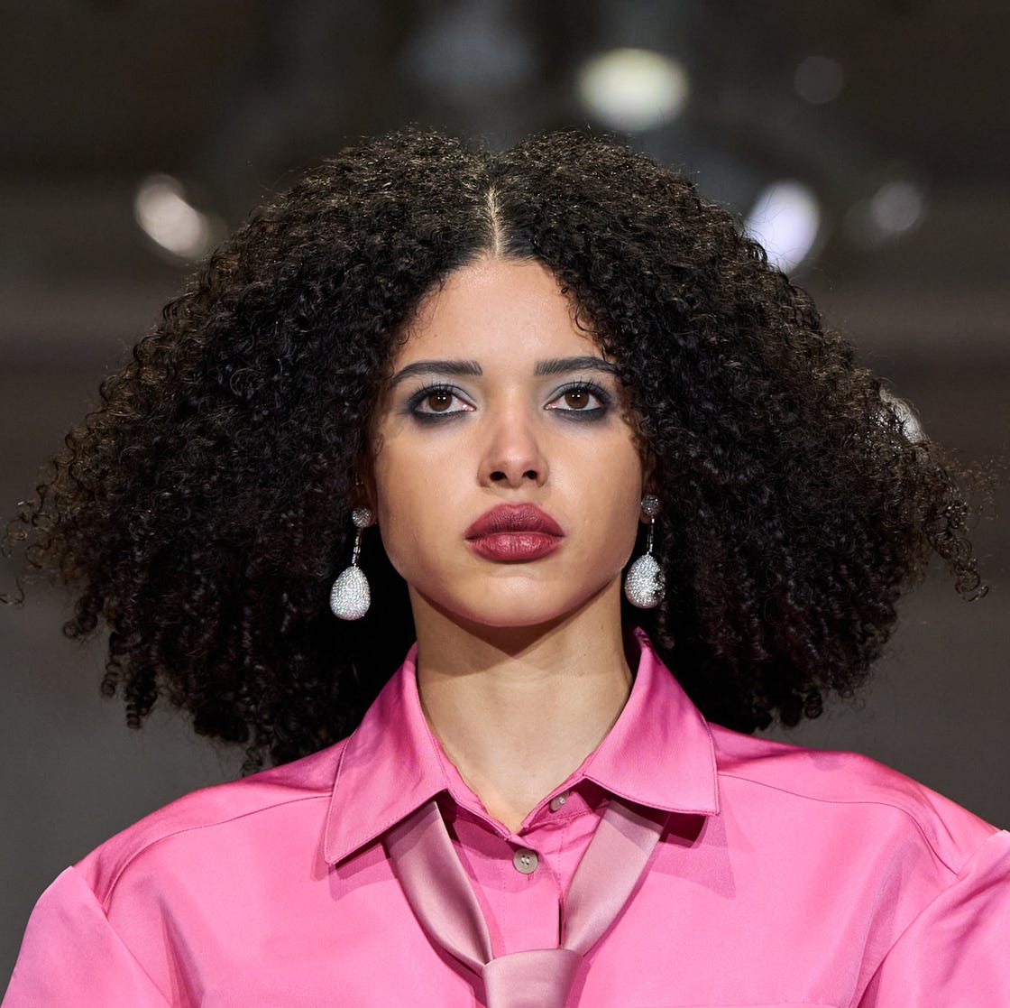 Thick Curly Collarbone Cut With Middle Part — Curly Hair Down