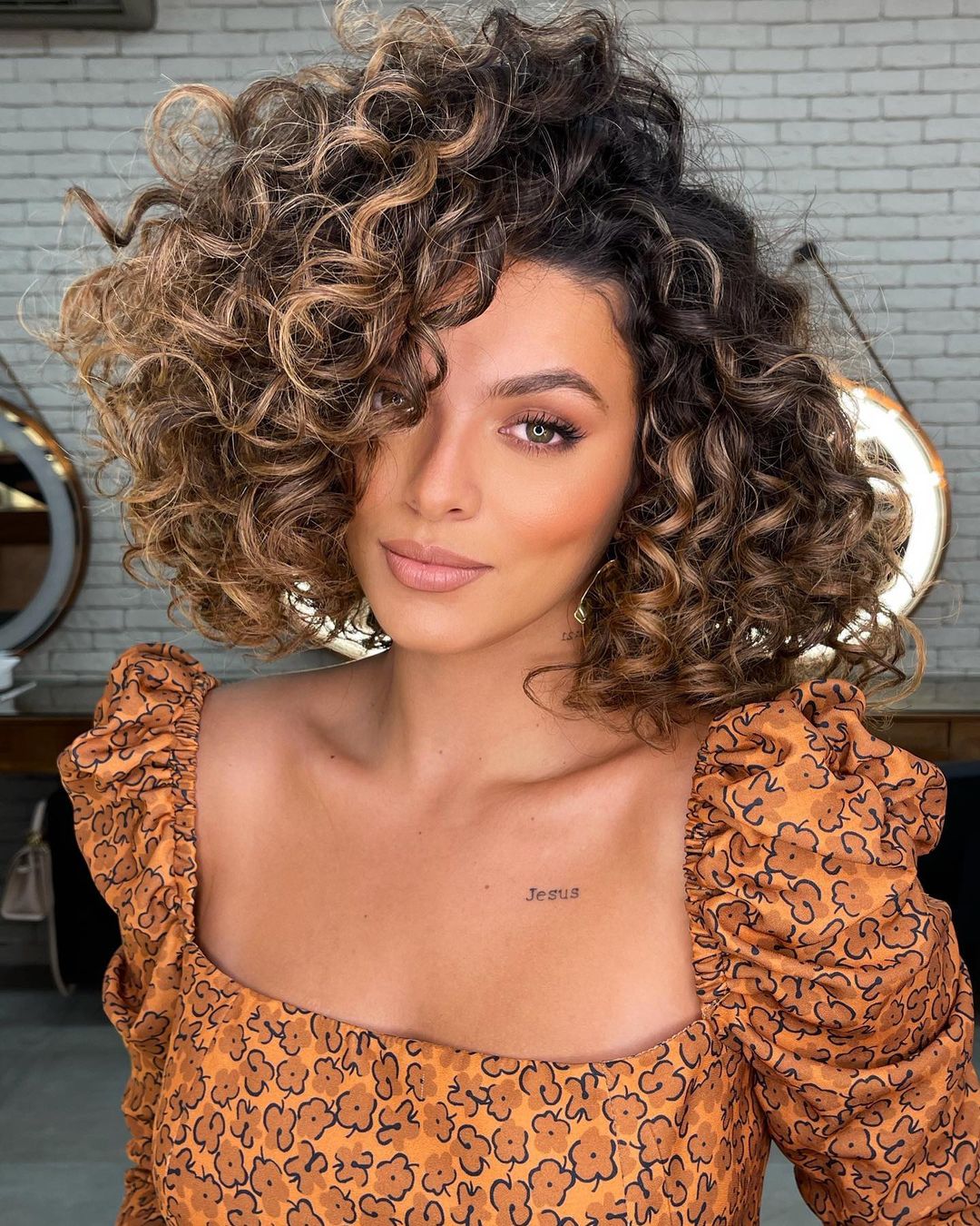 Shoulder Length Blonde Base With Lighter Blonde Highlights Shoulder Length Blonde Base With Lighter Blonde Highlights — Curly Hair Highlights