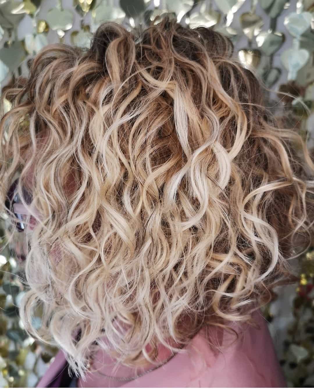 Short Ash Blonde Bob With Platinum Highlights Short Ash Blonde Bob With Platinum Highlights — Curly Hair Highlights
