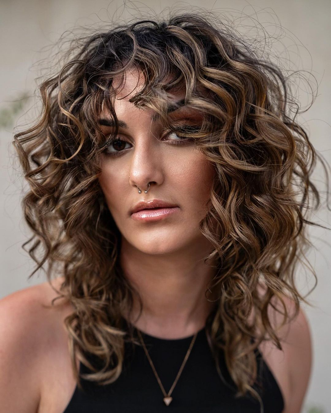 Fine Collarbone Layers With Blonde Dimension — Curly Hair Layers