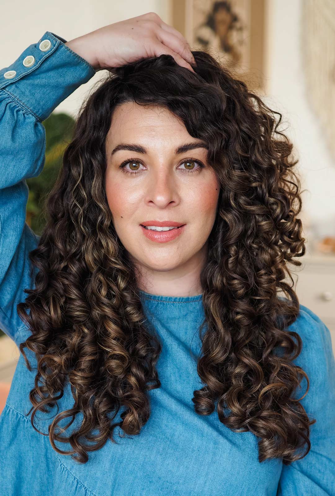 Collarbone Layers With Dark Brown Highlights, Side — Curly Hair Layers