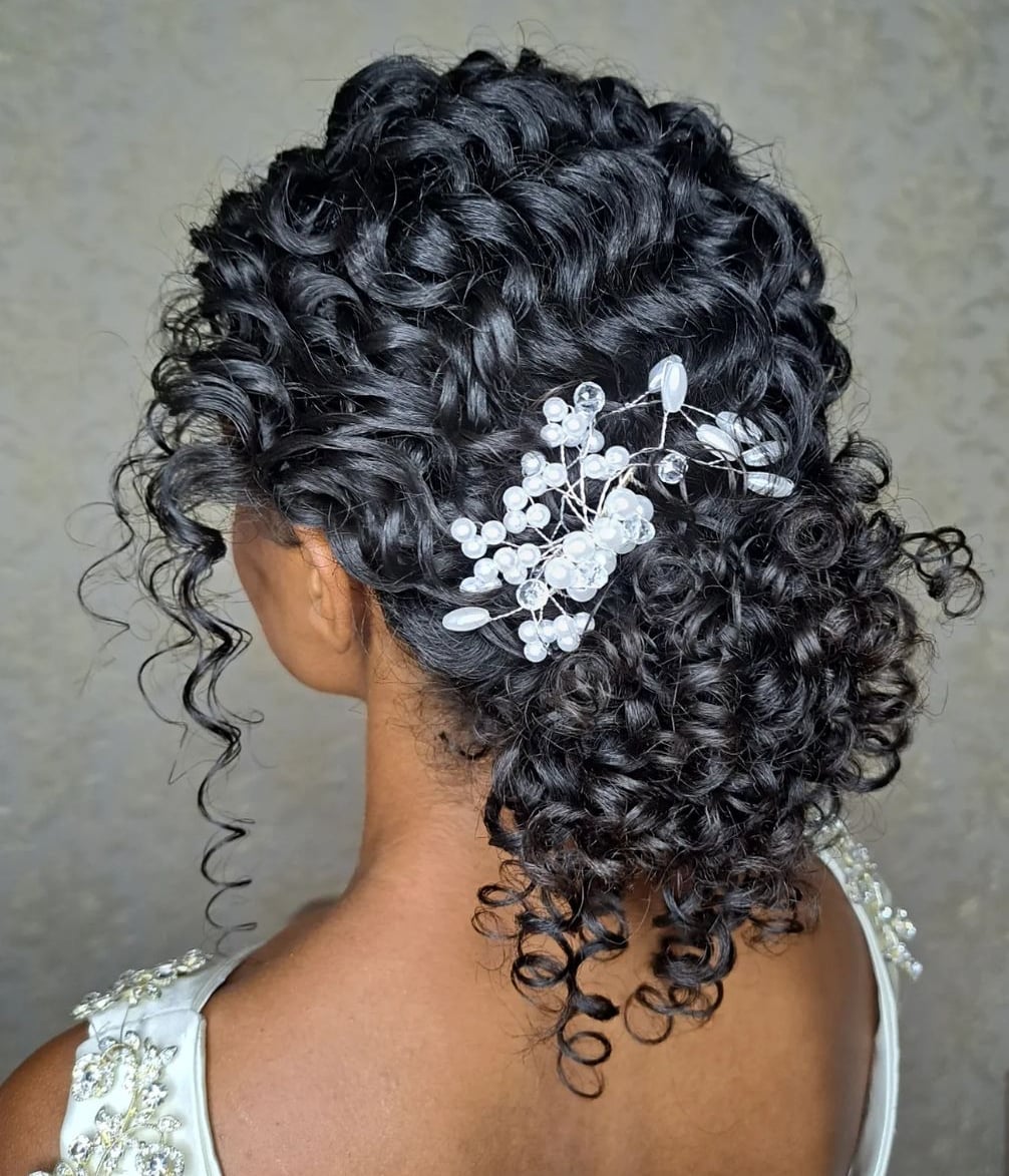 Voluminous Shoulder Length Natural Curls Voluminous Shoulder Length Natural Curls — Curly Hair Wedding