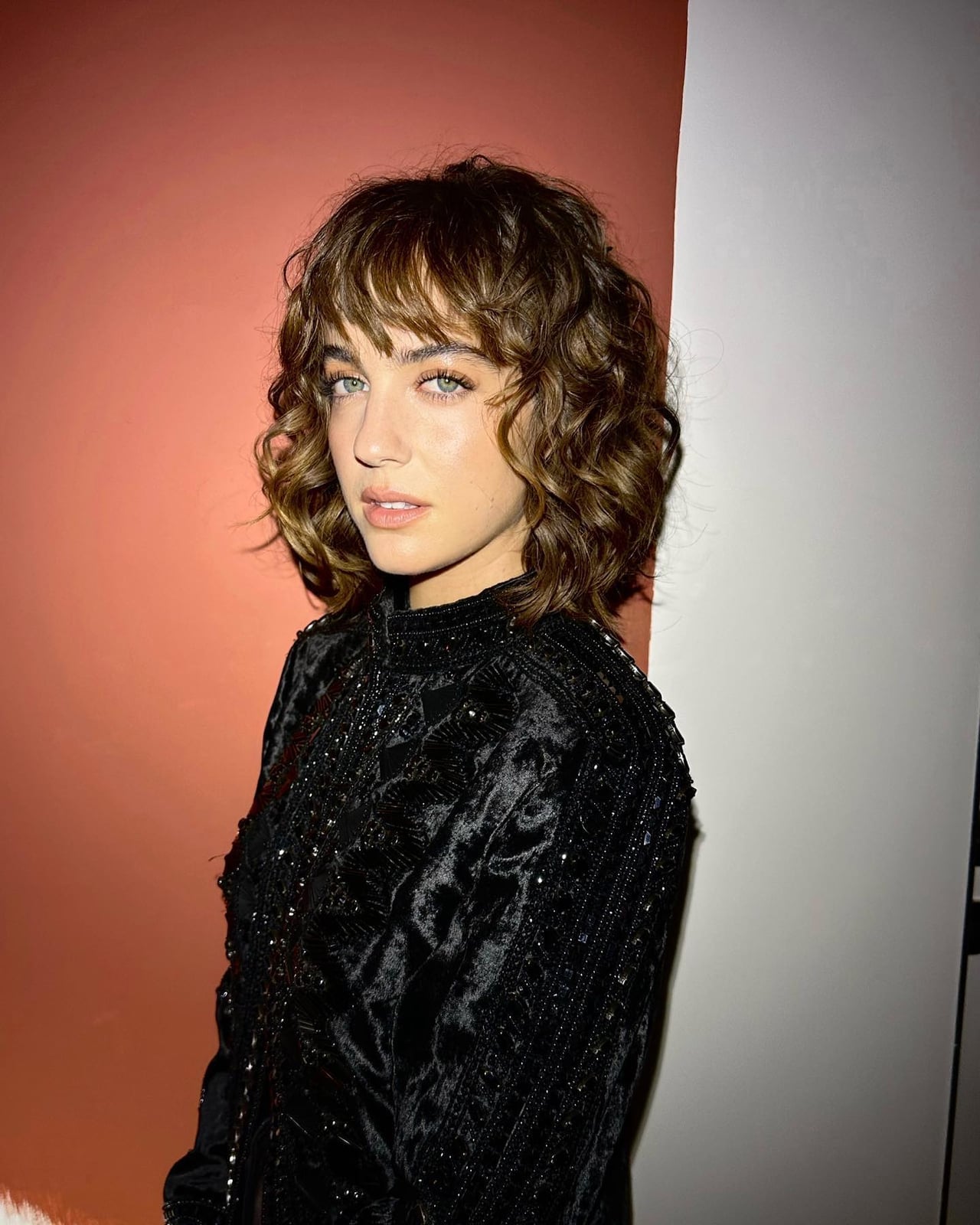 Collarbone Wavy Shag With Subtle Highlights — Curly Shag