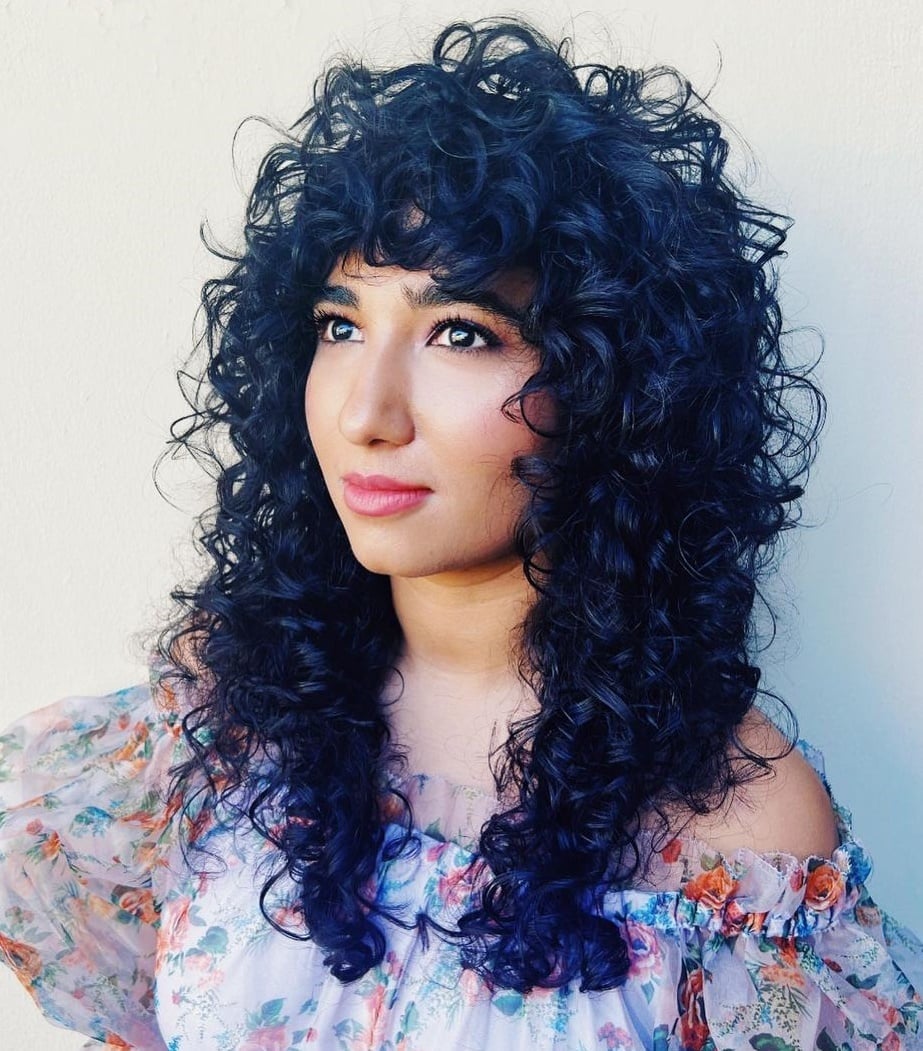 Collarbone Dark Brown Wolf Cut With Full Bangs, Close-Up Take — Curly Wolf Cut