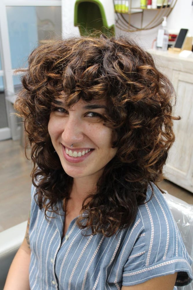 Collarbone Dark Brown Wolf Cut With Blonde Highlights — Curly Wolf Cut