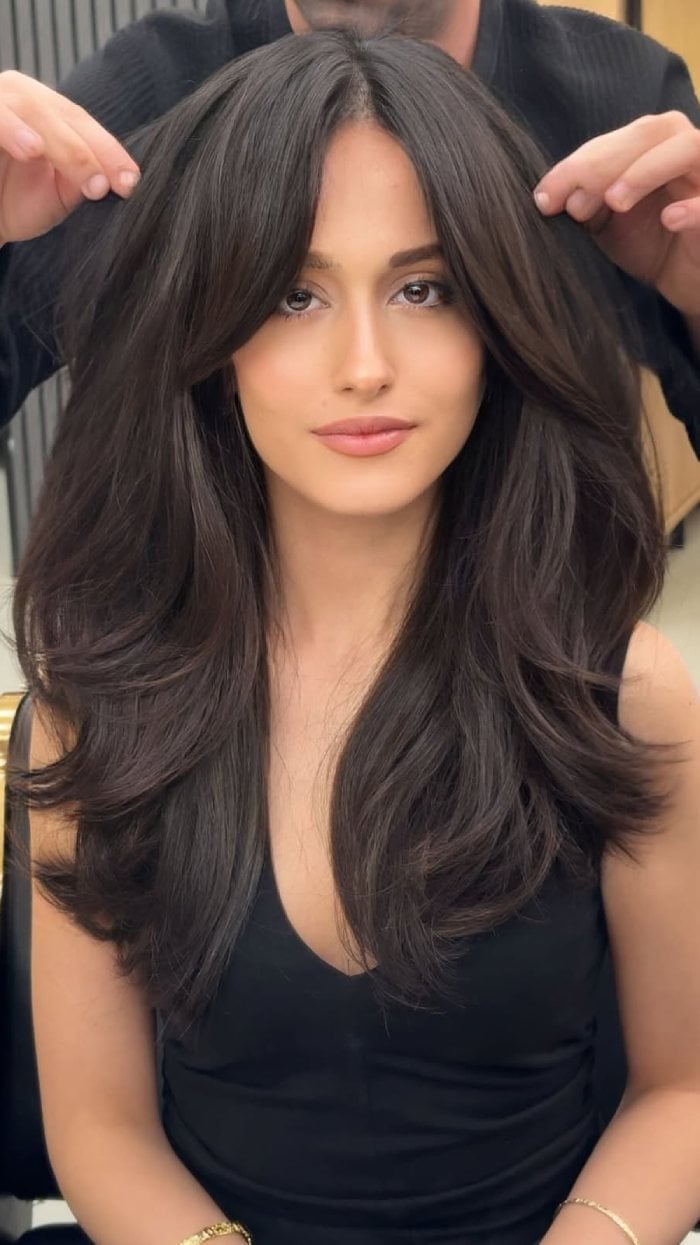 Dark Brown With Face-Framing Layers, Wavy, Close-Up Take — Curtain Bangs Long Hair