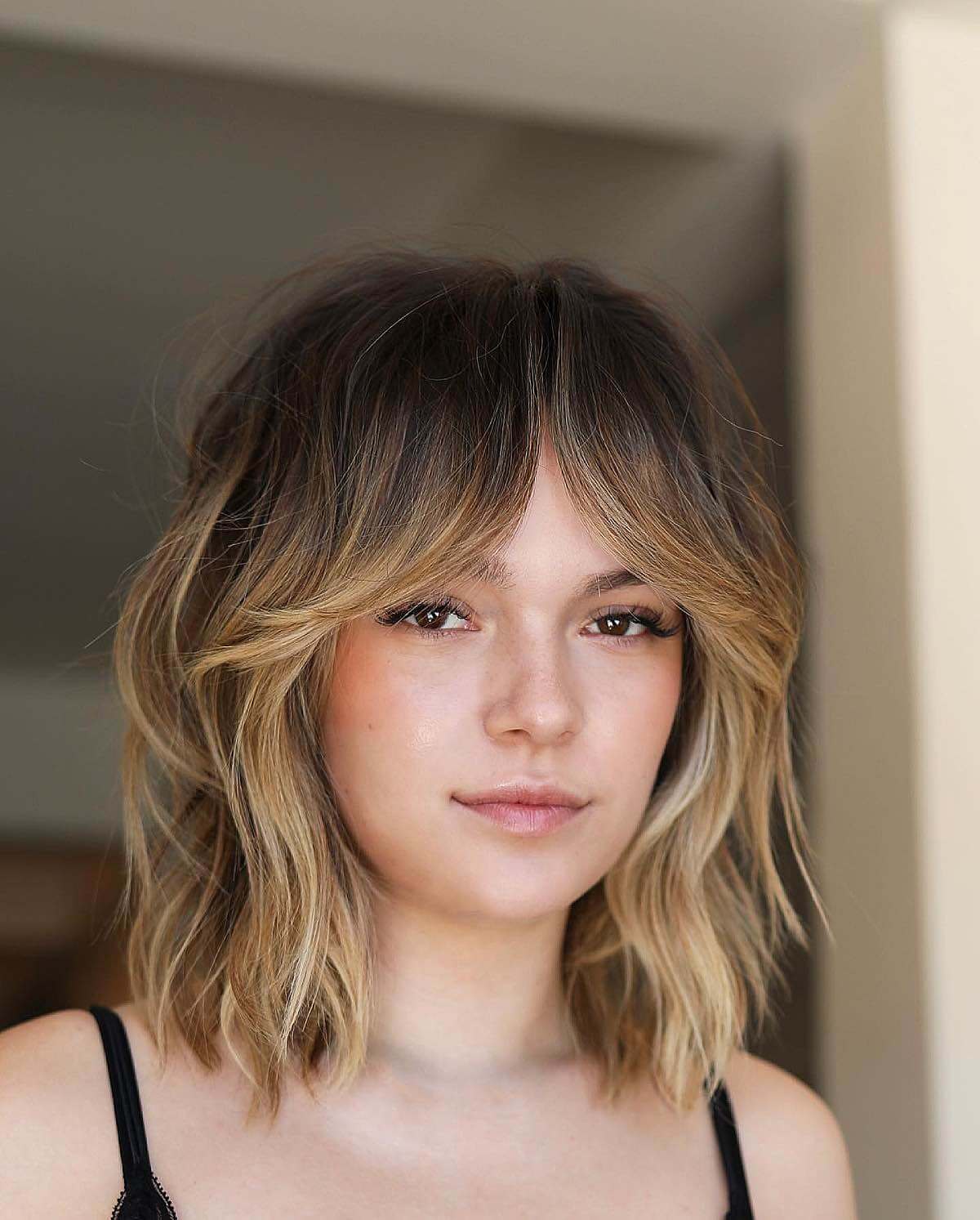 Blonde Balayage Bob With Voluminous Bangs — Curtain Bangs Short