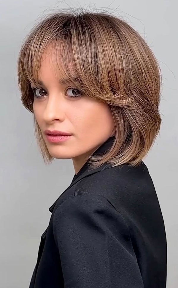 Collarbone Bob With Prominent Curtain Bangs — Curtain Bangs Short